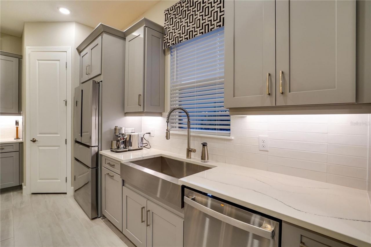 5610 Caserta Court, Palmetto, FL 34221 Photo