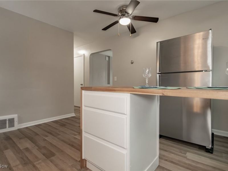 2400 Noble Road, Cleveland Heights, OH 44121 Photo 11