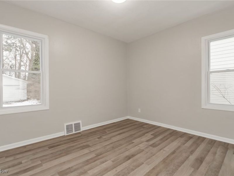 2400 Noble Road, Cleveland Heights, OH 44121 Photo 12