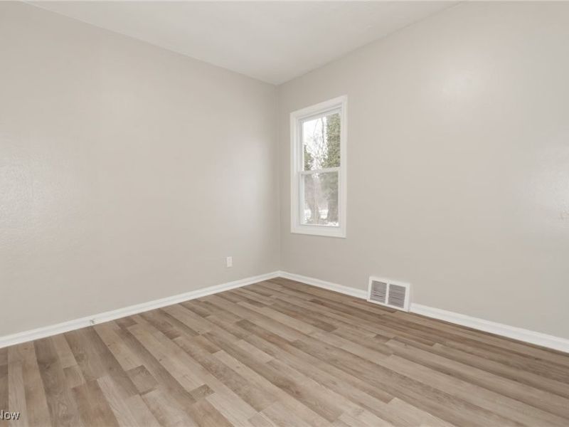 2400 Noble Road, Cleveland Heights, OH 44121 Photo 14