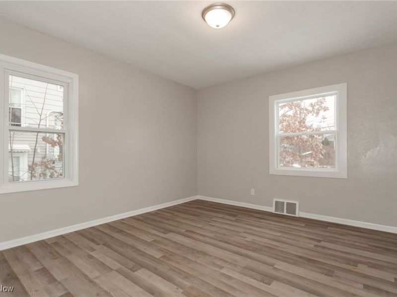 2400 Noble Road, Cleveland Heights, OH 44121 Photo 16