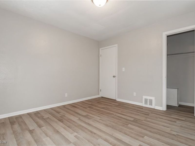 2400 Noble Road, Cleveland Heights, OH 44121 Photo 18