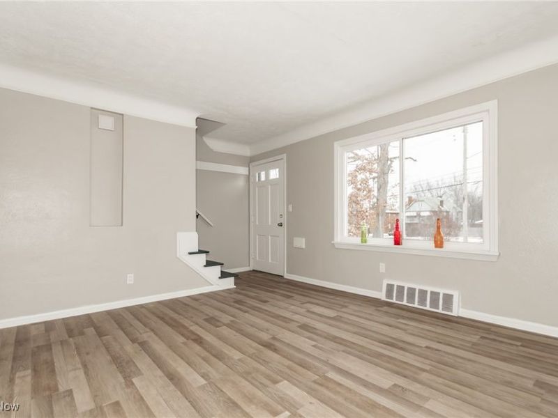 2400 Noble Road, Cleveland Heights, OH 44121 Photo 2