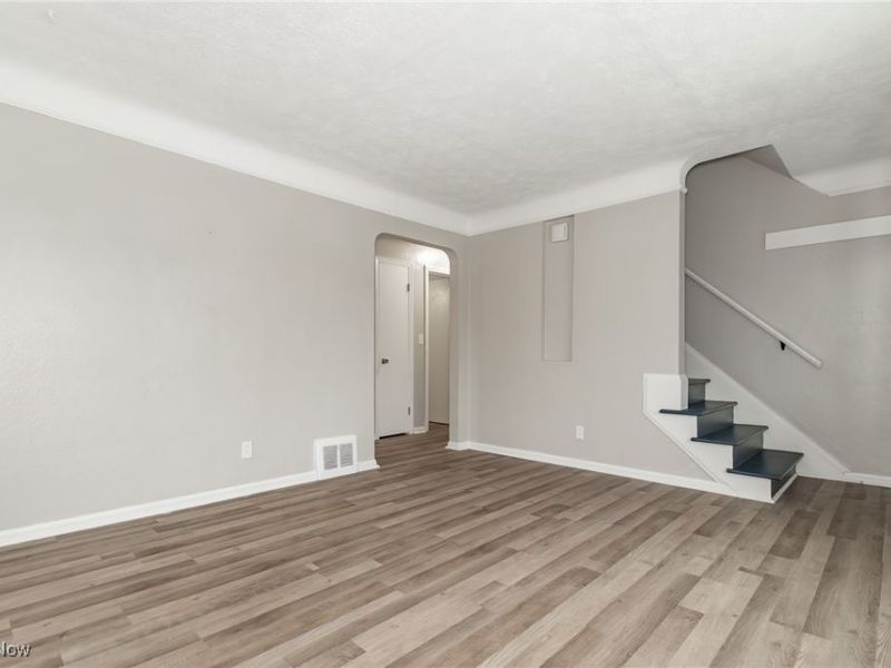 2400 Noble Road, Cleveland Heights, OH 44121 Photo 3