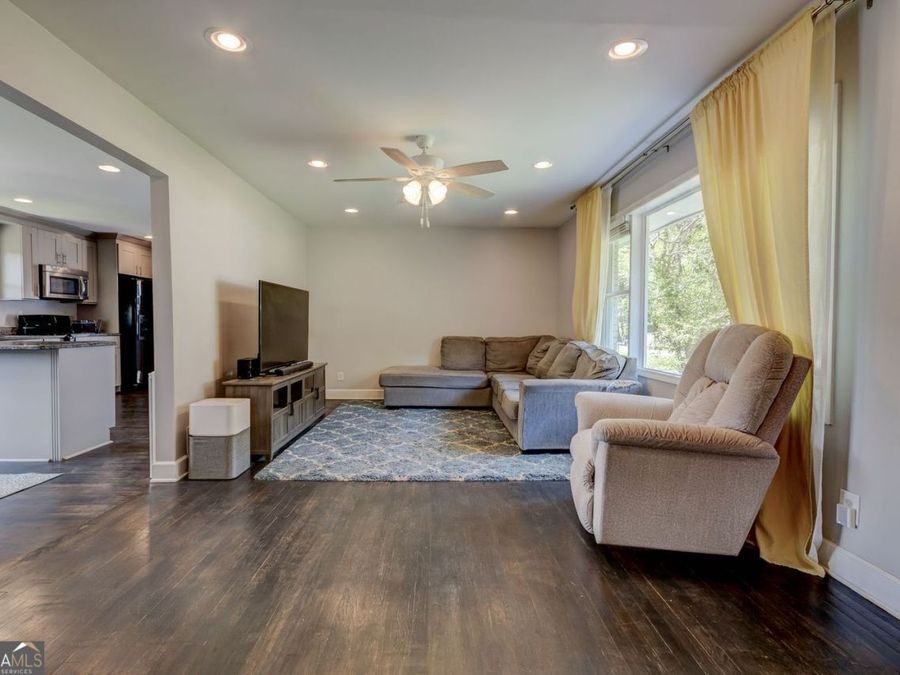 Property Image 8