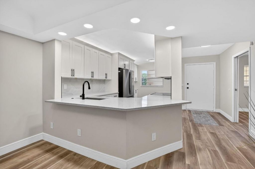 23247 Barwood Lane N, Unit 205, Boca Raton, FL 33428 Photo