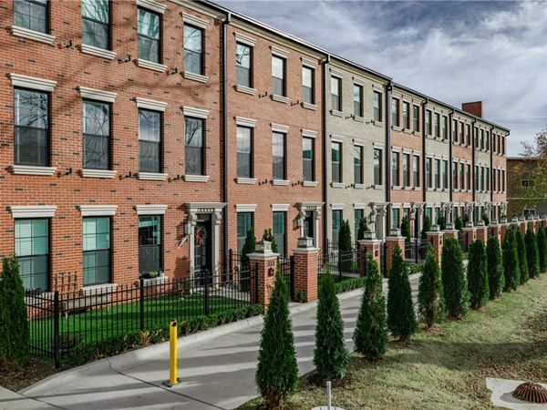 331 SW 5th Street , Bentonville, AR 72712