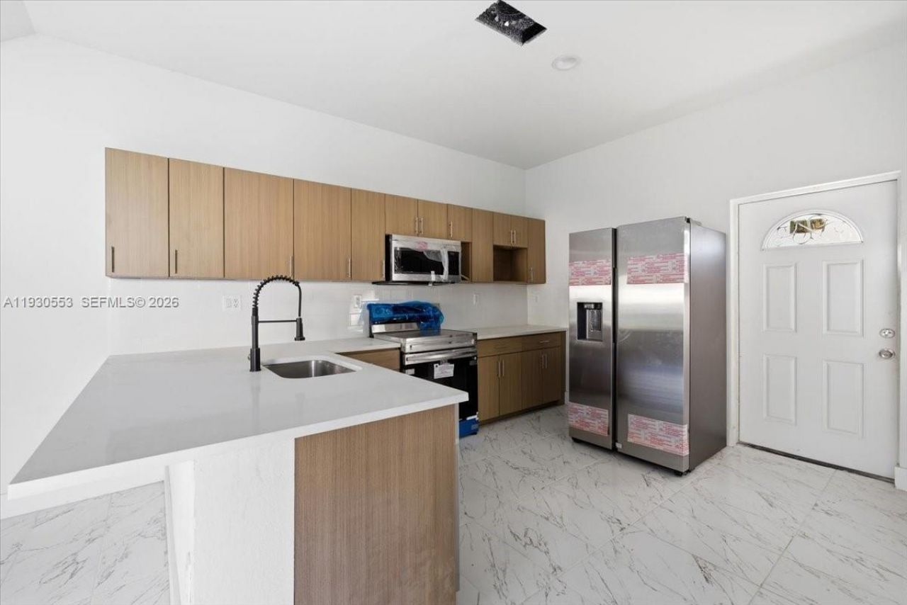 1126 NW 28 , Unit 1126, Miami, FL 33127 Photo