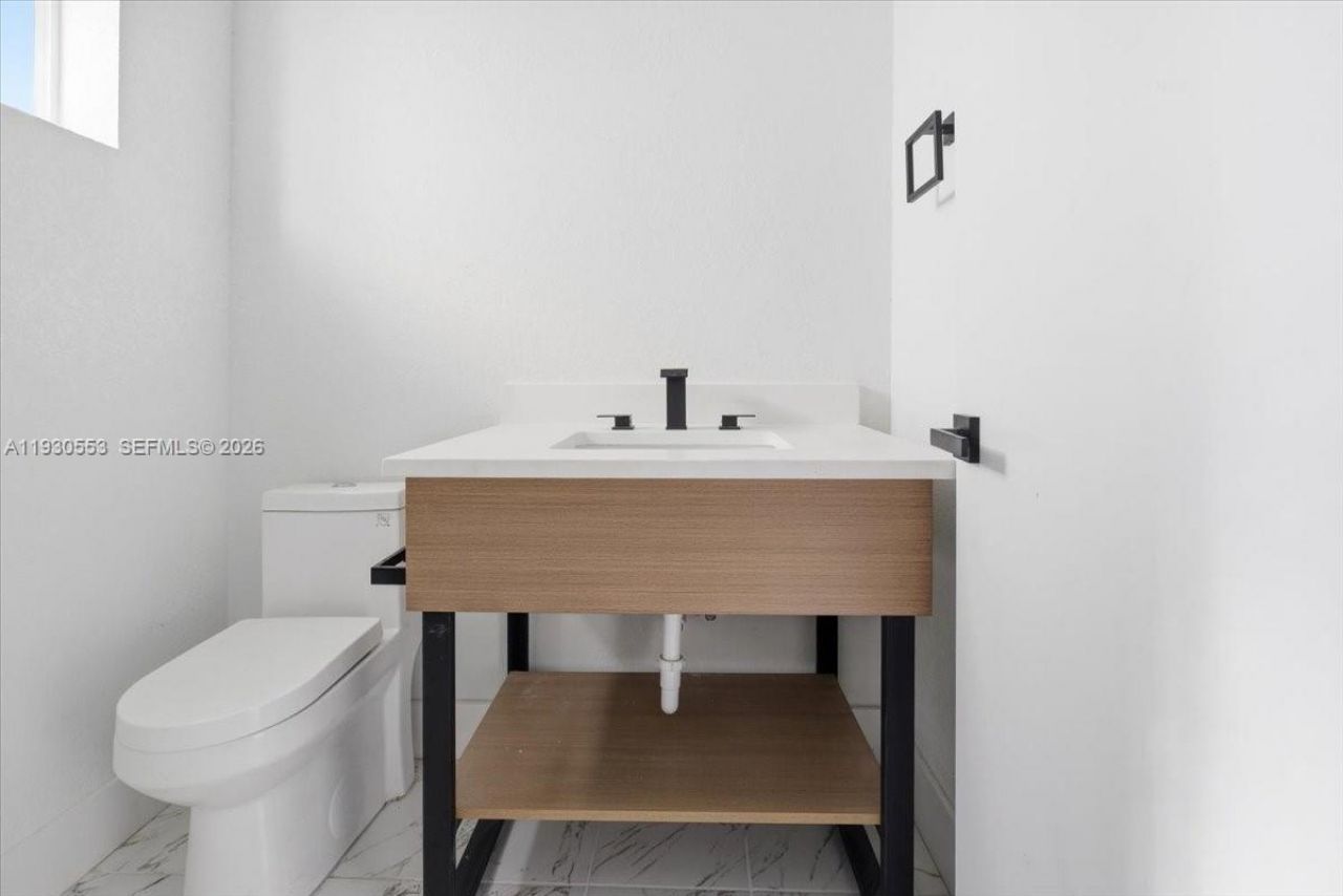 1126 NW 28 , Unit 1126, Miami, FL 33127 Photo