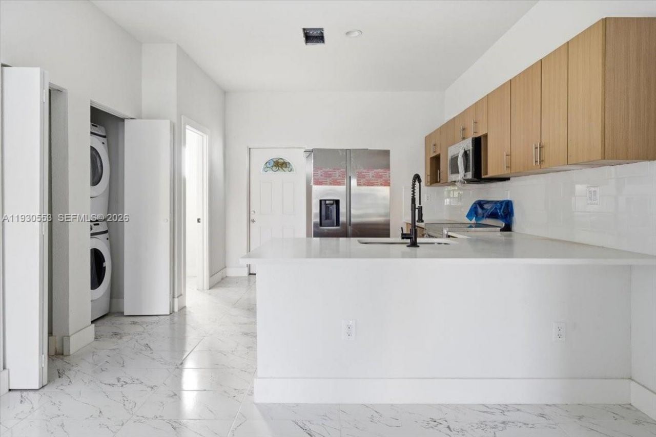 1126 NW 28 , Unit 1126, Miami, FL 33127 Photo