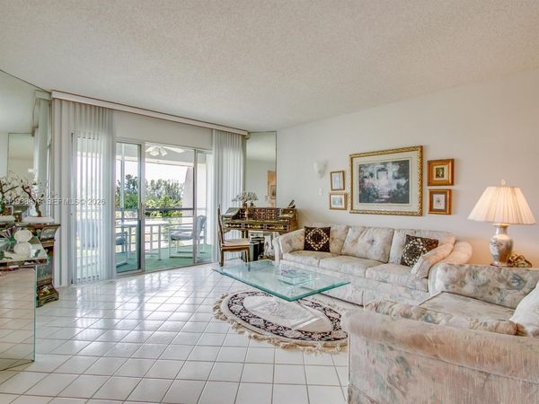 3959 Via Poinciana, Unit 605, Lake Worth, FL 33467