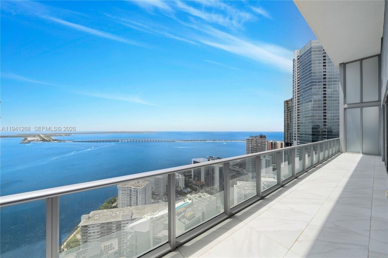 1300 Brickell Bay Dr , Unit 4401, Miami, FL 33131 Photo