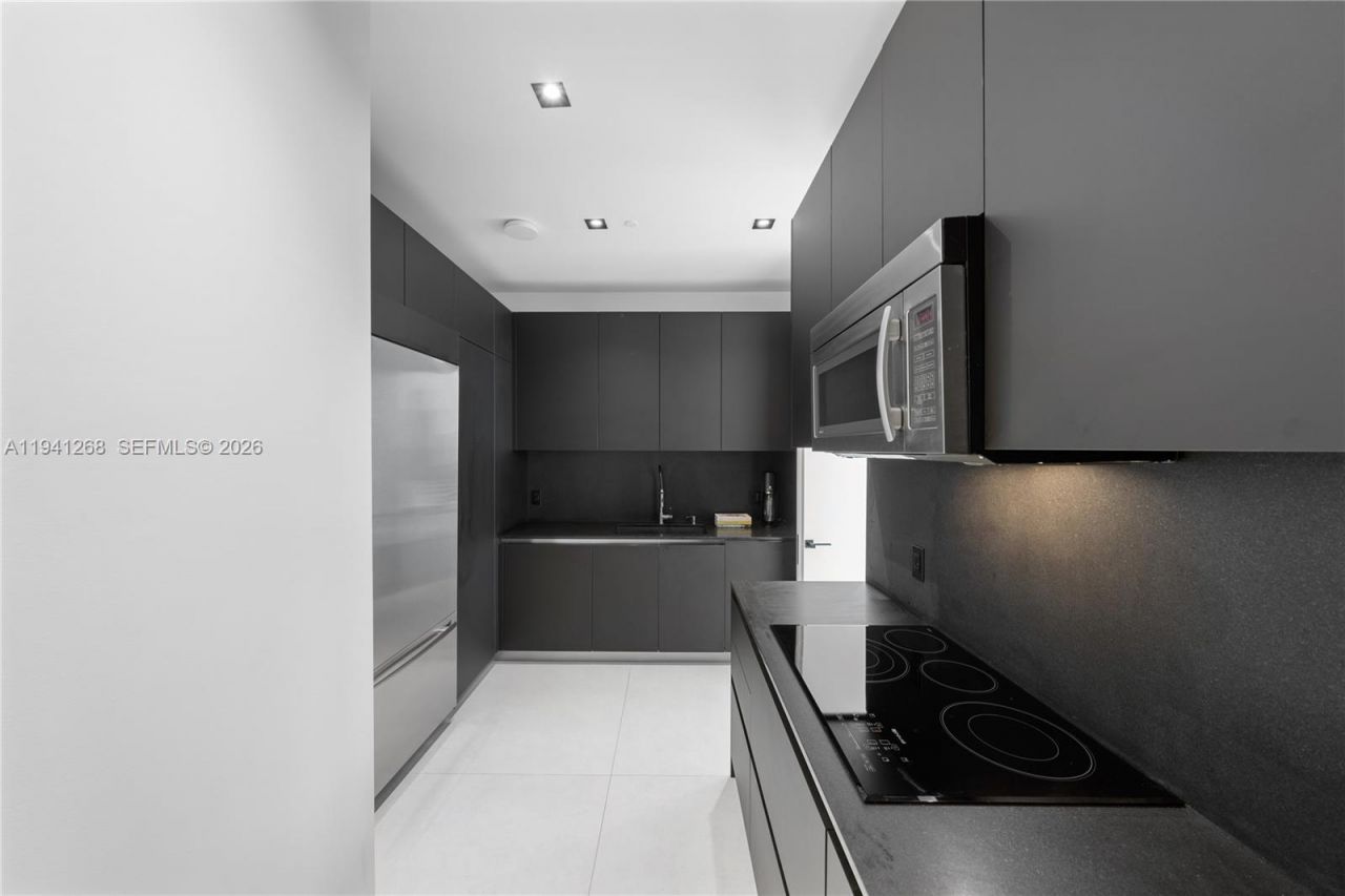 1300 Brickell Bay Dr , Unit 4401, Miami, FL 33131 Photo