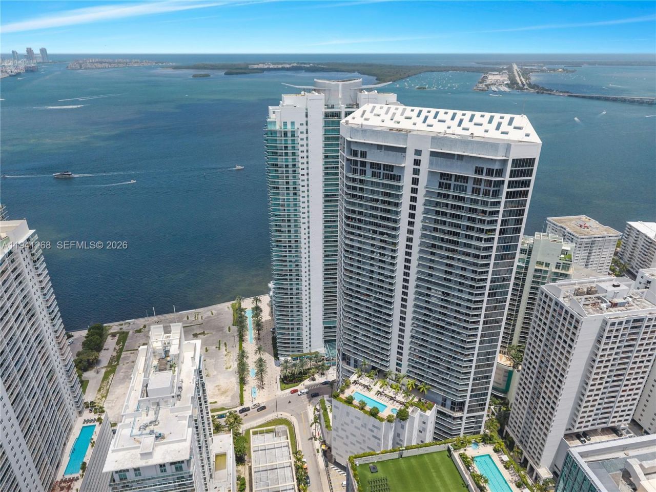 1300 Brickell Bay Dr , Unit 4401, Miami, FL 33131 Photo