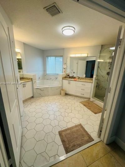 10919 NW 67th Ter, Doral, FL 33178 Photo