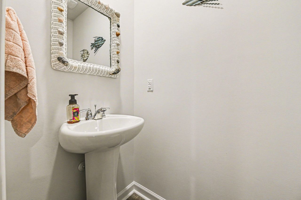 699 Hilchot Drive Photo 24