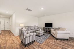 699 Hilchot Drive photo 4