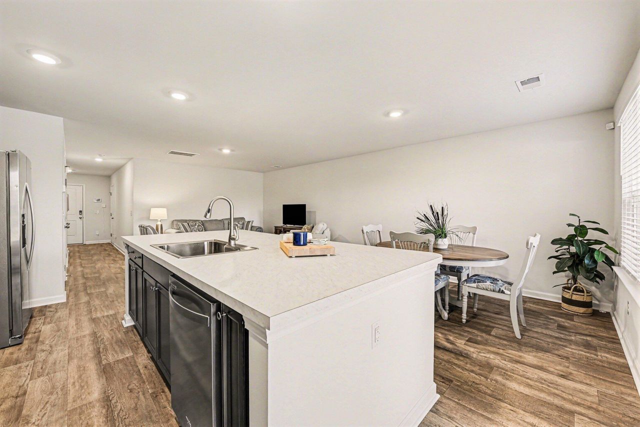 699 Hilchot Drive Photo 5