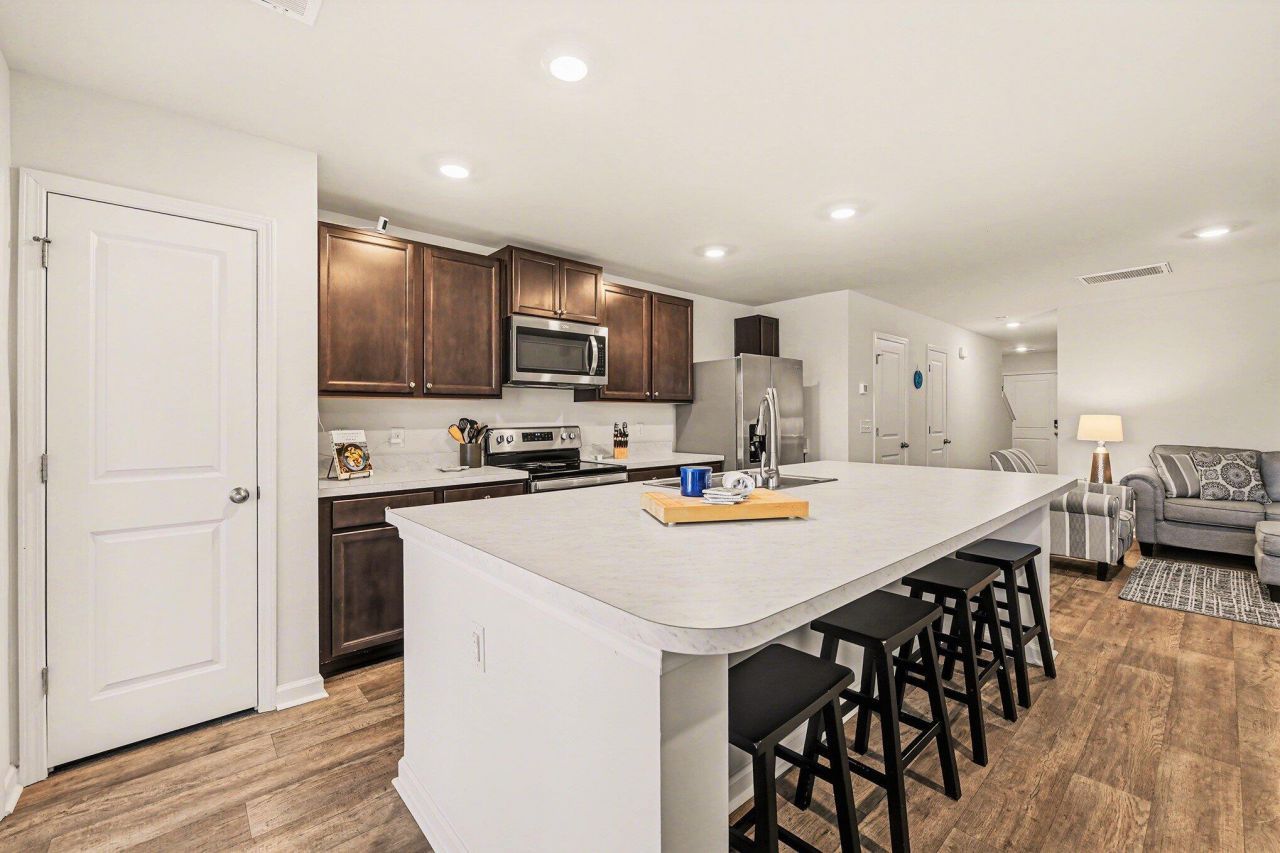 699 Hilchot Drive Photo 6