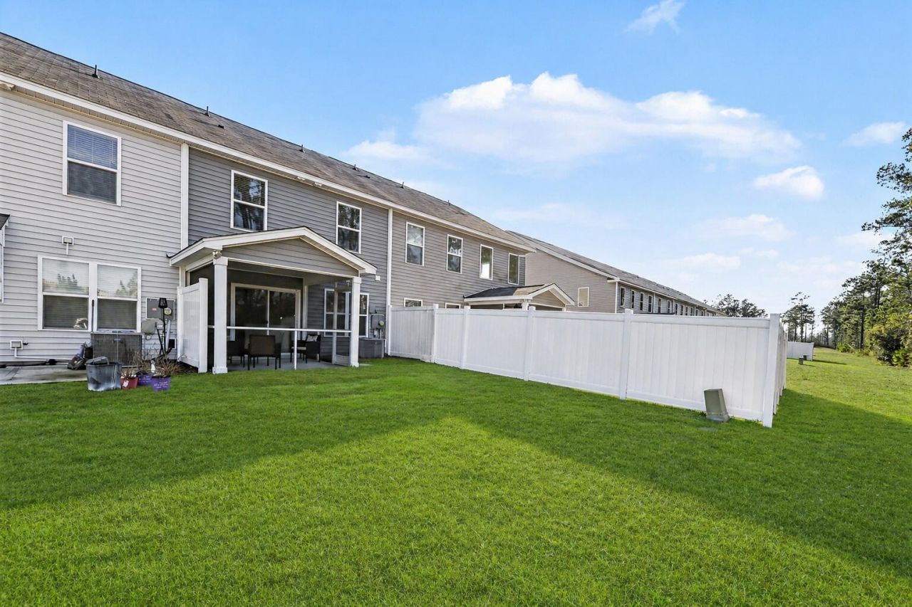 699 Hilchot Drive Photo 9