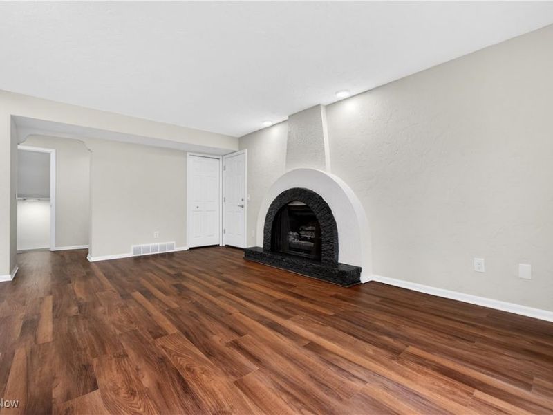 578 N Main Street, Amherst, OH 44001 Photo 18