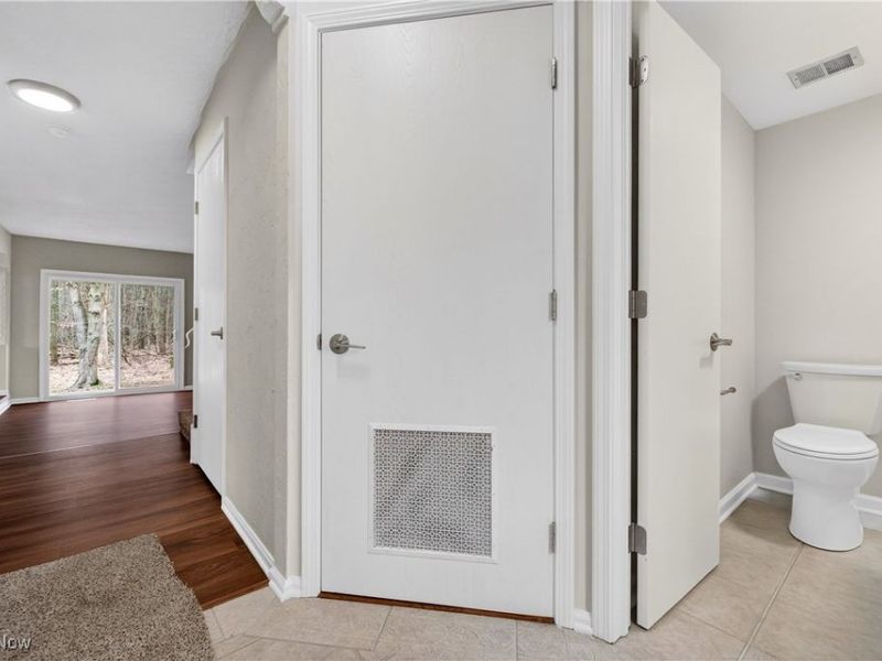 578 N Main Street, Amherst, OH 44001 Photo 3