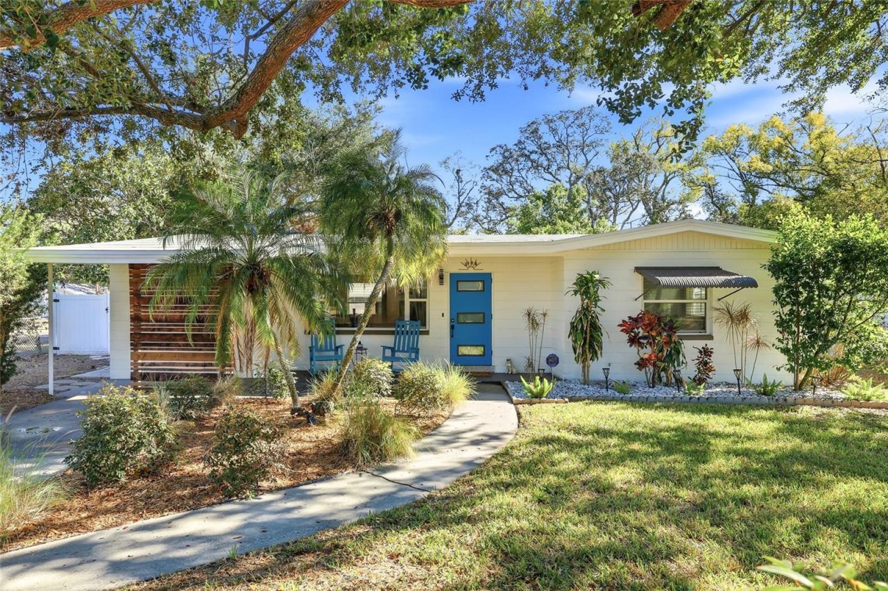 2102 W Kirby Circle, Tampa, FL 33604 Main Photo