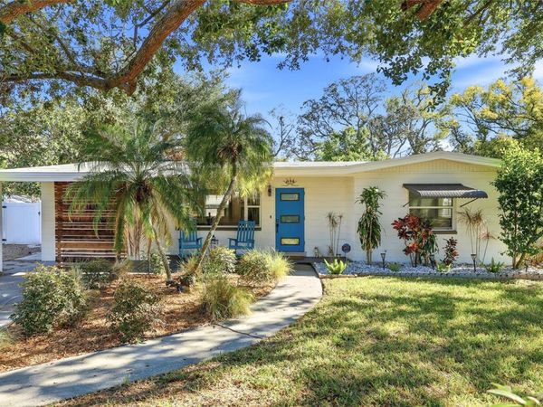 2102 W KIRBY CIRCLE, TAMPA, FL 33604