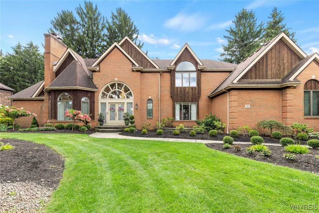 36 S Woodside Lane, Buffalo, NY 14221 Main Photo