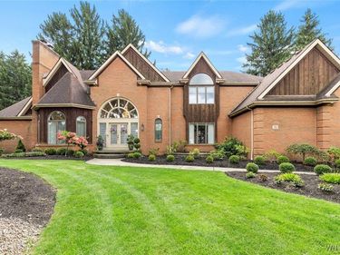 36 S Woodside Lane, Buffalo, NY 14221