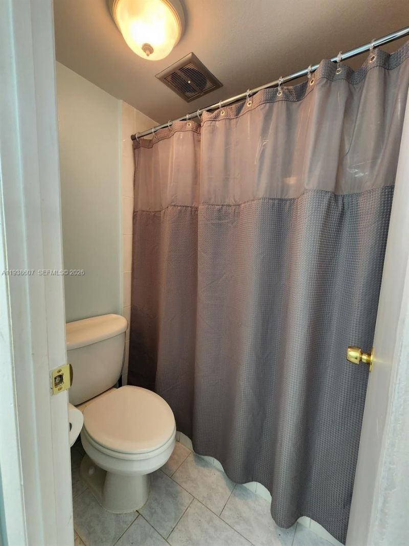 401 Golden Isles Dr , Unit 1114, Hallandale Beach, FL 33009 Photo