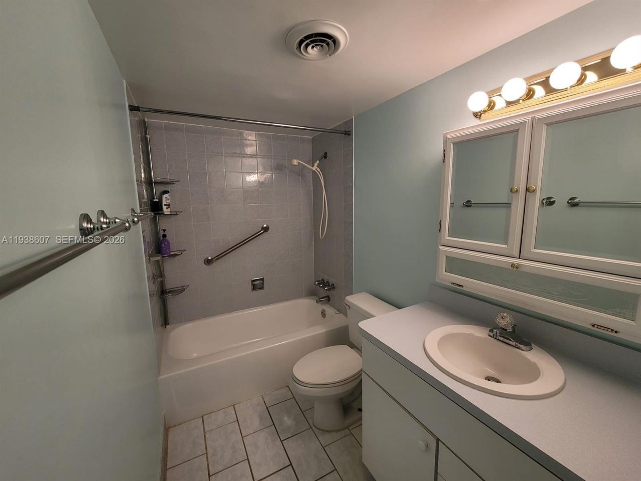 401 Golden Isles Dr , Unit 1114, Hallandale Beach, FL 33009 Photo