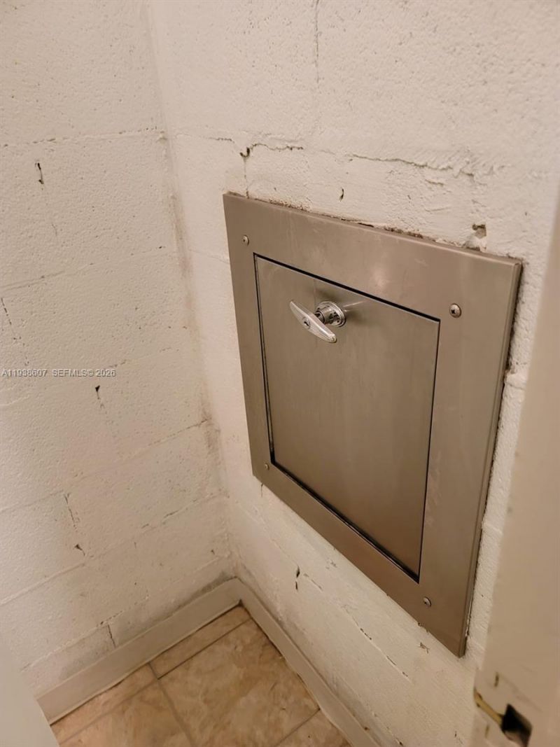 401 Golden Isles Dr , Unit 1114, Hallandale Beach, FL 33009 Photo