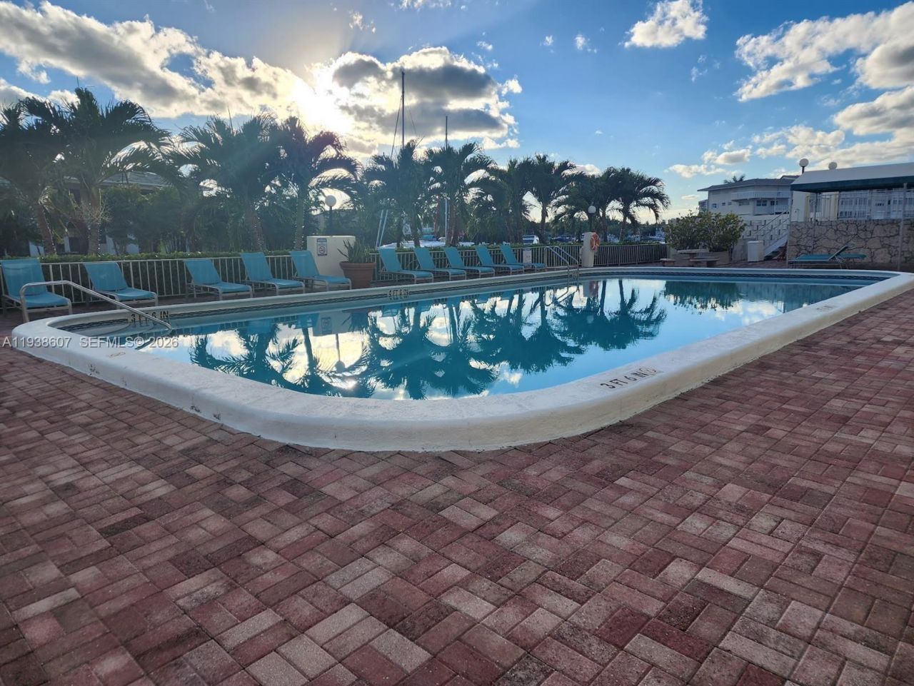 401 Golden Isles Dr , Unit 1114, Hallandale Beach, FL 33009 Photo