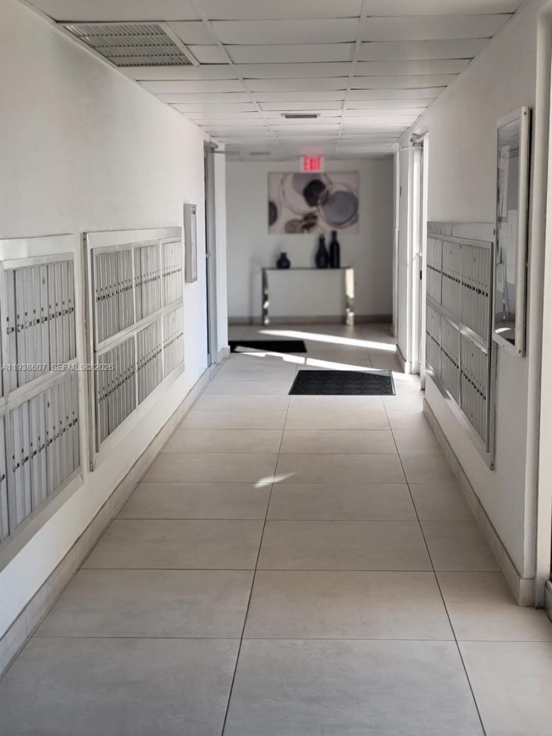 401 Golden Isles Dr , Unit 1114, Hallandale Beach, FL 33009 Photo