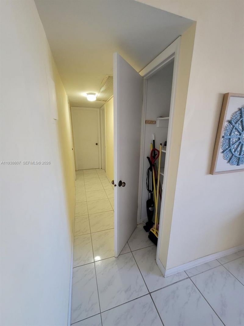 401 Golden Isles Dr , Unit 1114, Hallandale Beach, FL 33009 Photo