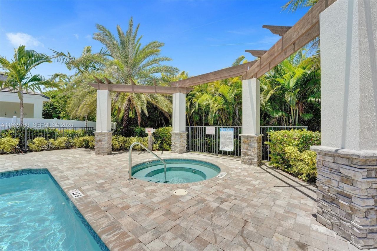250 NW 33rd Ln, Pompano Beach, FL 33069 Photo