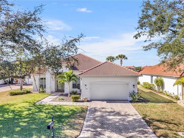11099 Sea Tropic LN, FORT MYERS, FL 33908