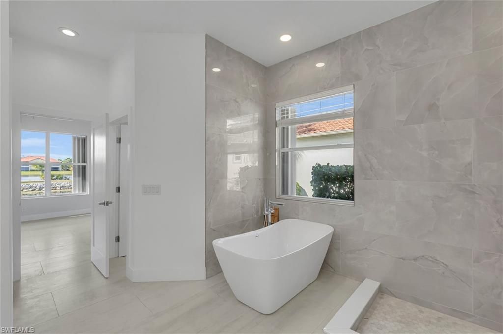 11099 Sea Tropic Ln, Fort Myers, FL 33908 Photo