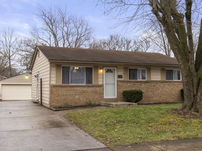 2706 Moundcrest Street, Columbus, OH 43232 Photo 1