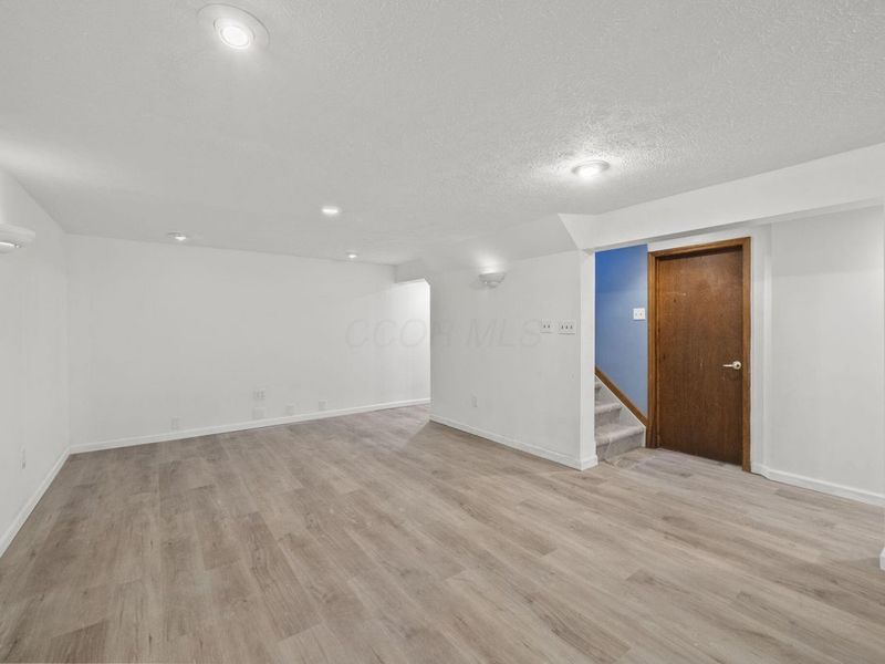 2706 Moundcrest Street, Columbus, OH 43232 Photo 18