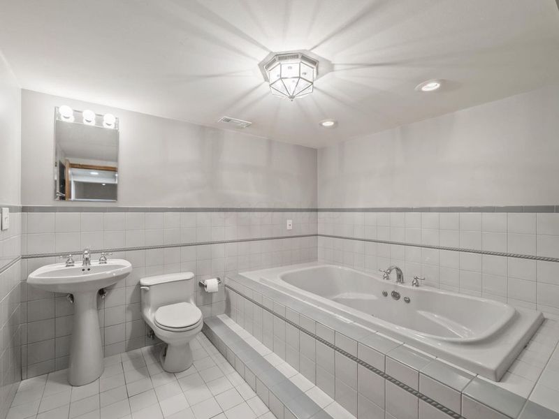 2706 Moundcrest Street, Columbus, OH 43232 Photo 20