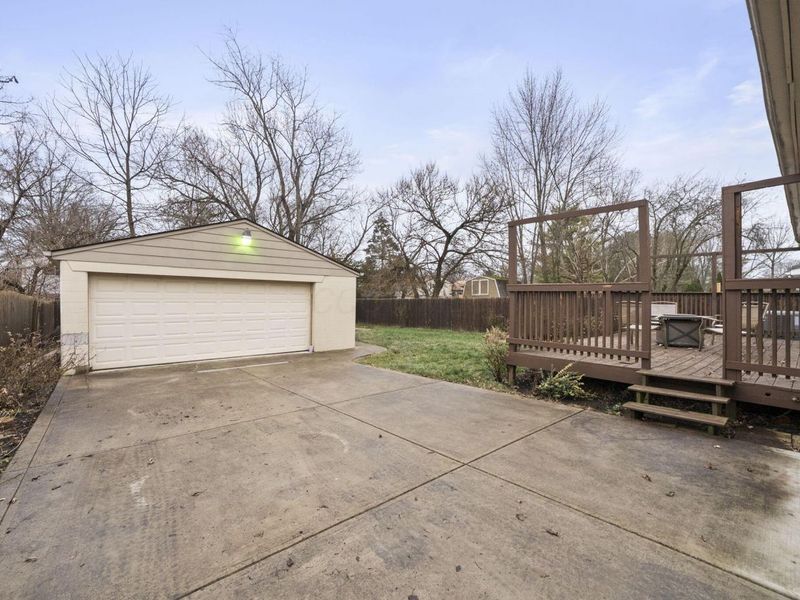 2706 Moundcrest Street, Columbus, OH 43232 Photo 27