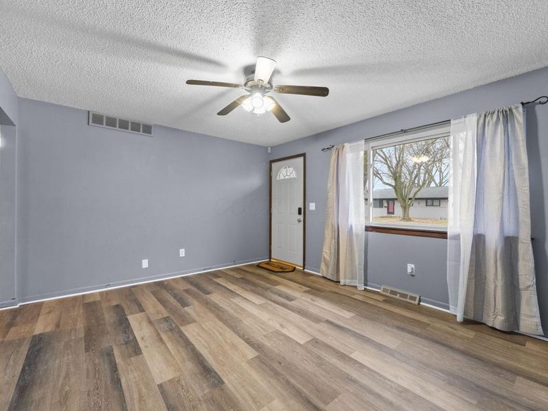 2706 Moundcrest Street, Columbus, OH 43232 Photo 6