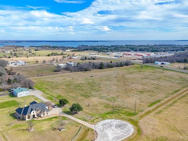 285 Cowboy Way, Corsicana, TX 75109