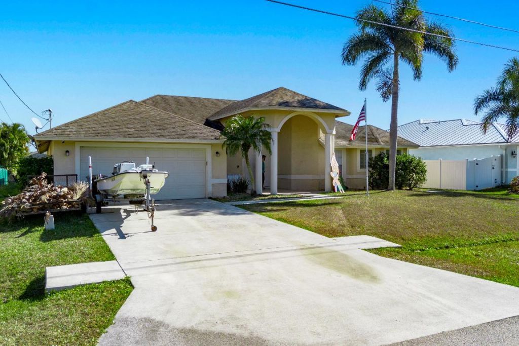 6147 NW East Deville Circle, Port Saint Lucie, FL 34986 Photo
