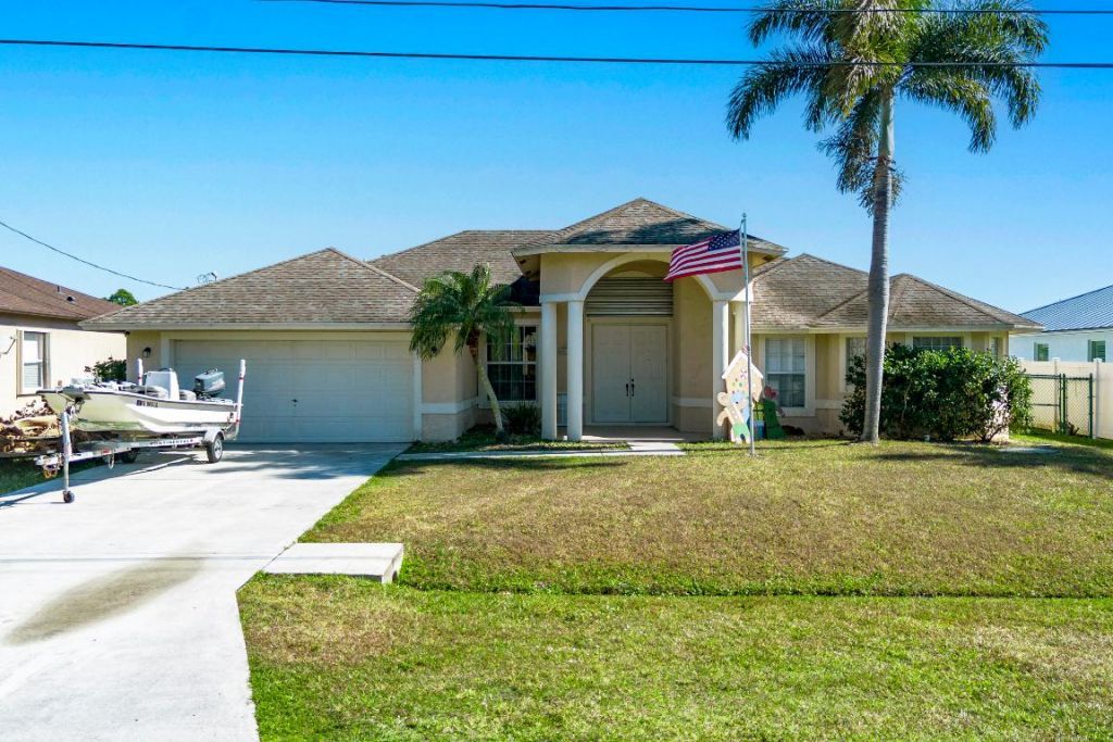 6147 NW East Deville Circle, Port Saint Lucie, FL 34986 Photo