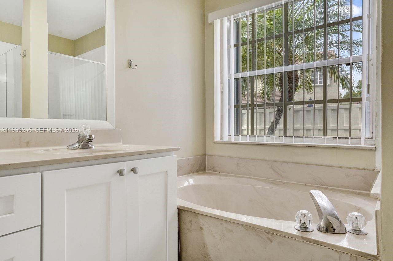 581 Slippery Rock Rd, Weston, FL 33327 Photo