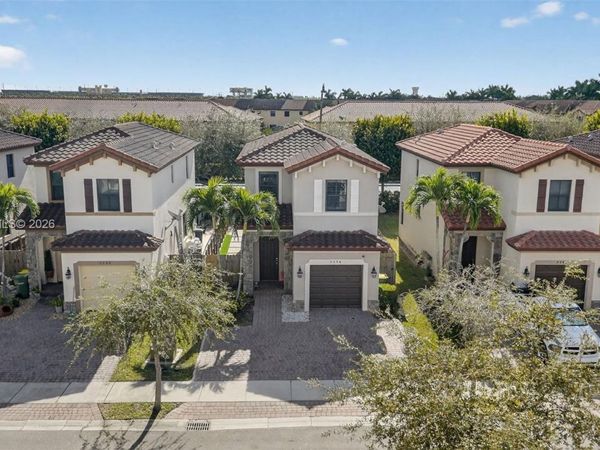 3756 NE 1st St, Homestead, FL 33033