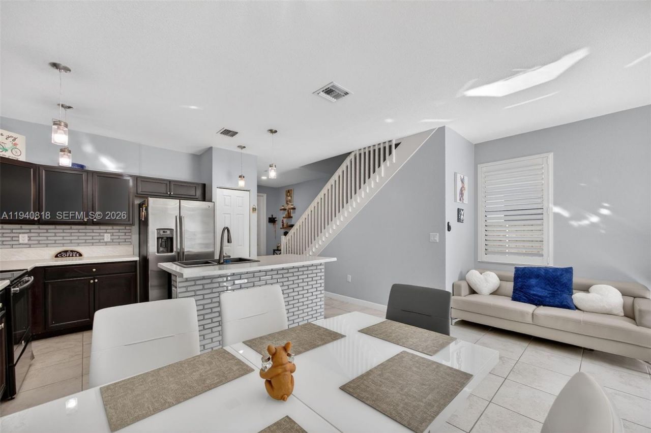 3756 NE 1st St, Homestead, FL 33033 Photo